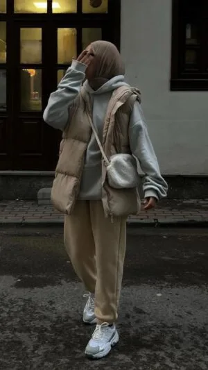 Beige Sleevless Puffer Jacket