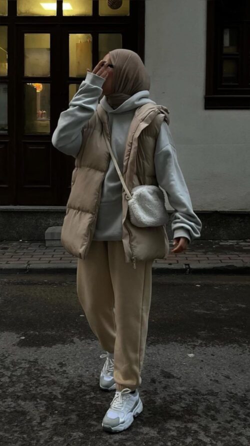 Beige Sleevless Puffer Jacket