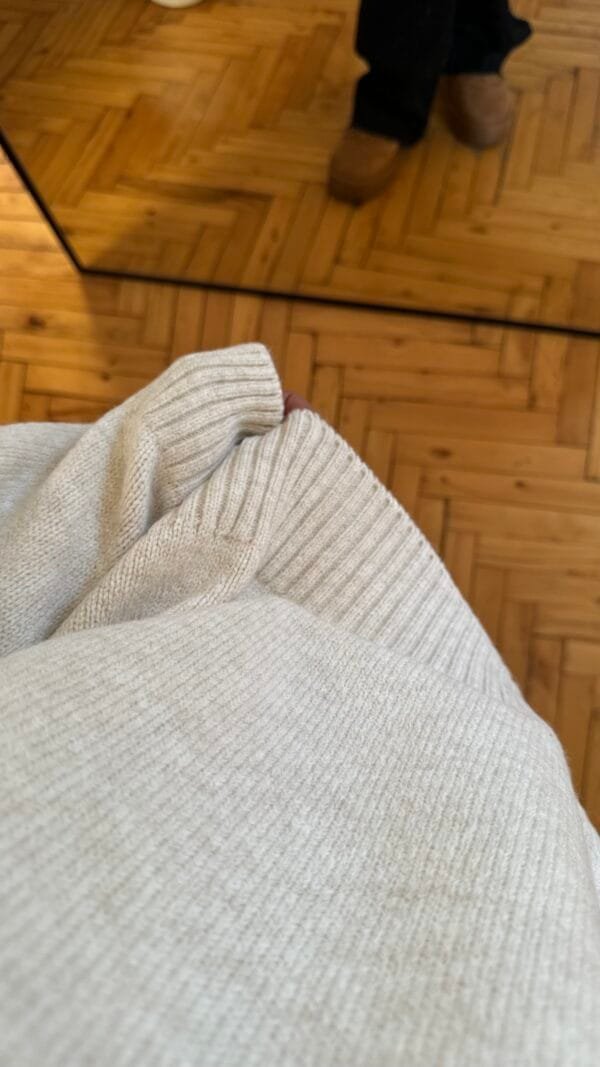 Sandy Creamy Sweatshirt