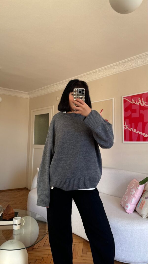 Sandy Dark Grey Sweatshirt