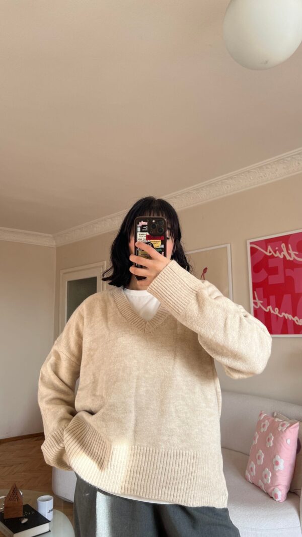 The V Beige Sweater