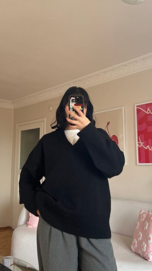 The V Black Sweater