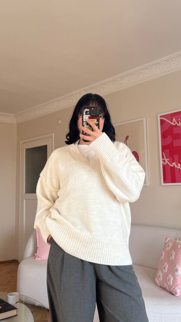 The V Creamy Sweater
