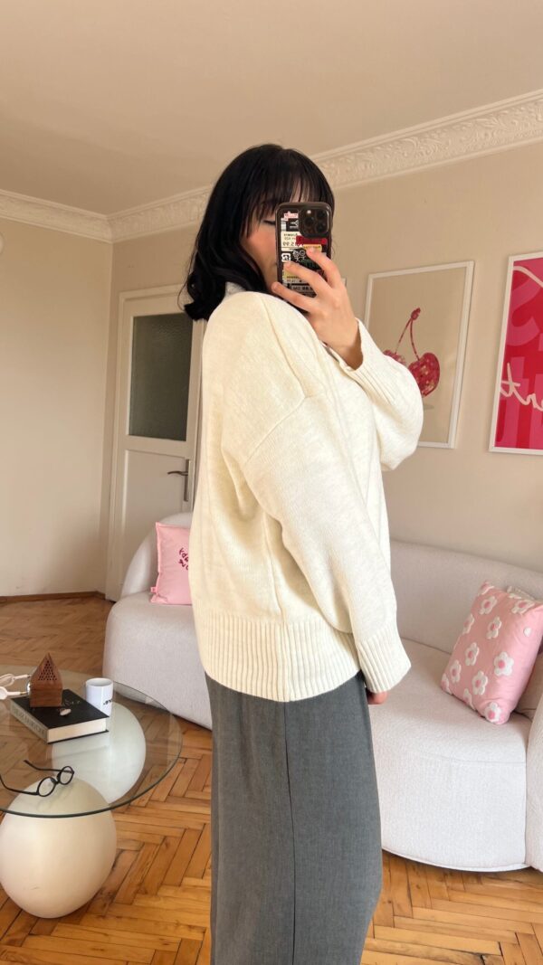 The V Creamy Sweater
