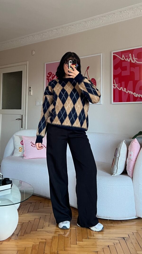Baklava Navy-Beige Sweater