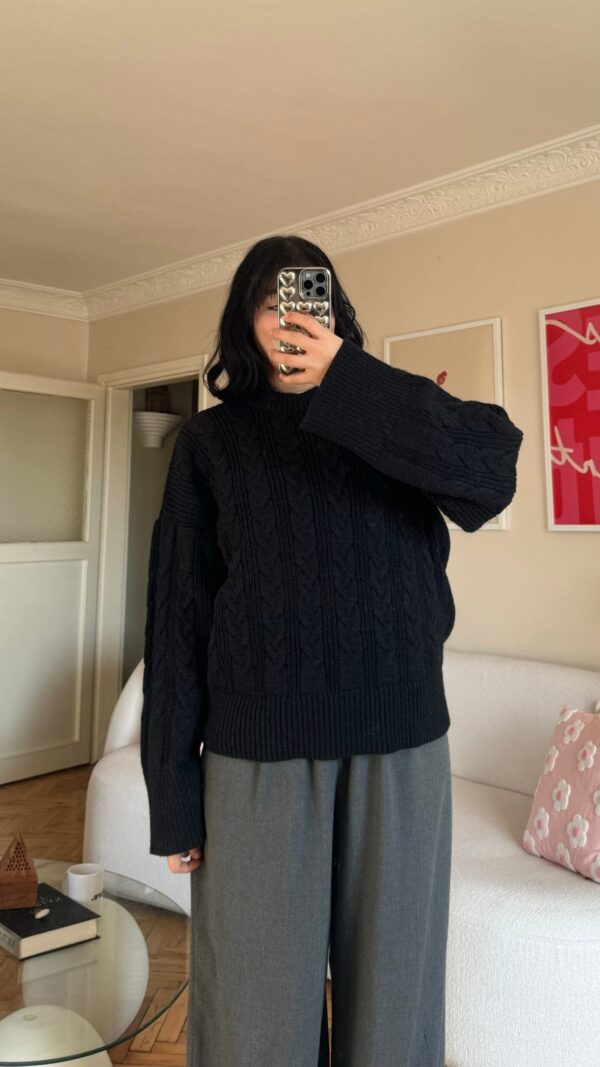 Amelia Black Sweatshirt