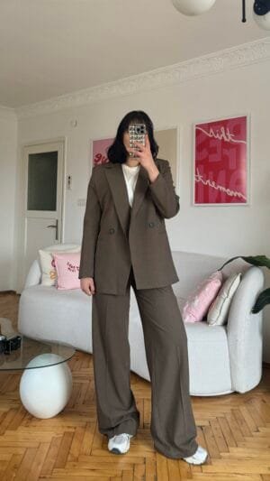 Velora Dark Brown Set