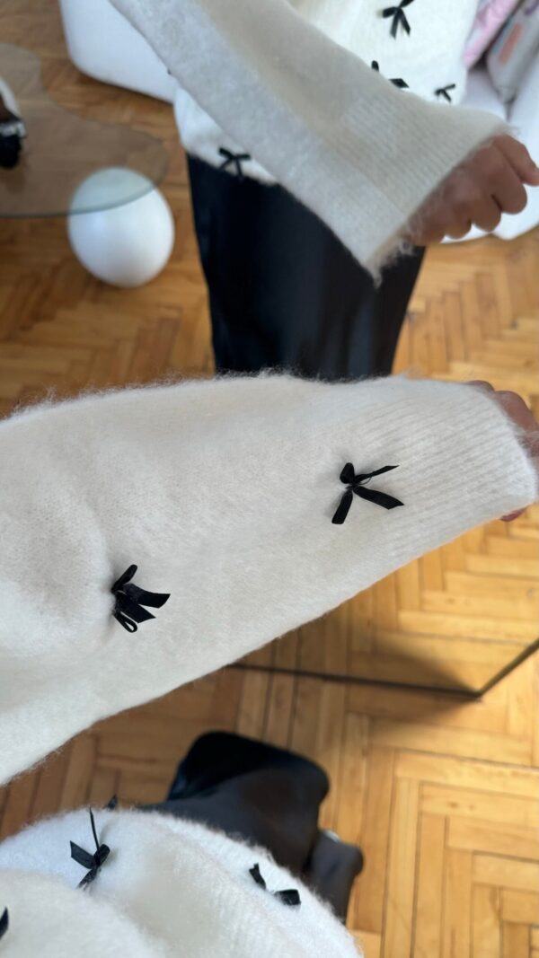 Vali White Sweater