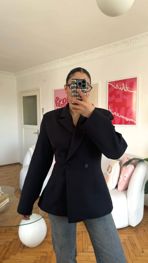 Fitted Black Blazer