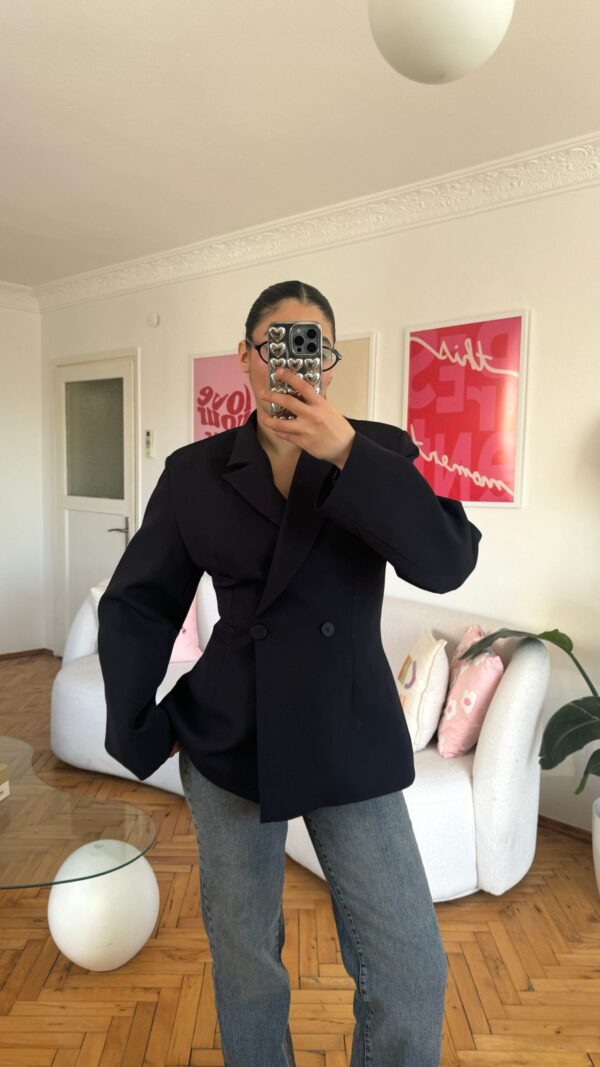 Fitted Black Blazer