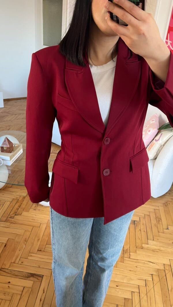 Carolina Fitted Burgundy Blazer