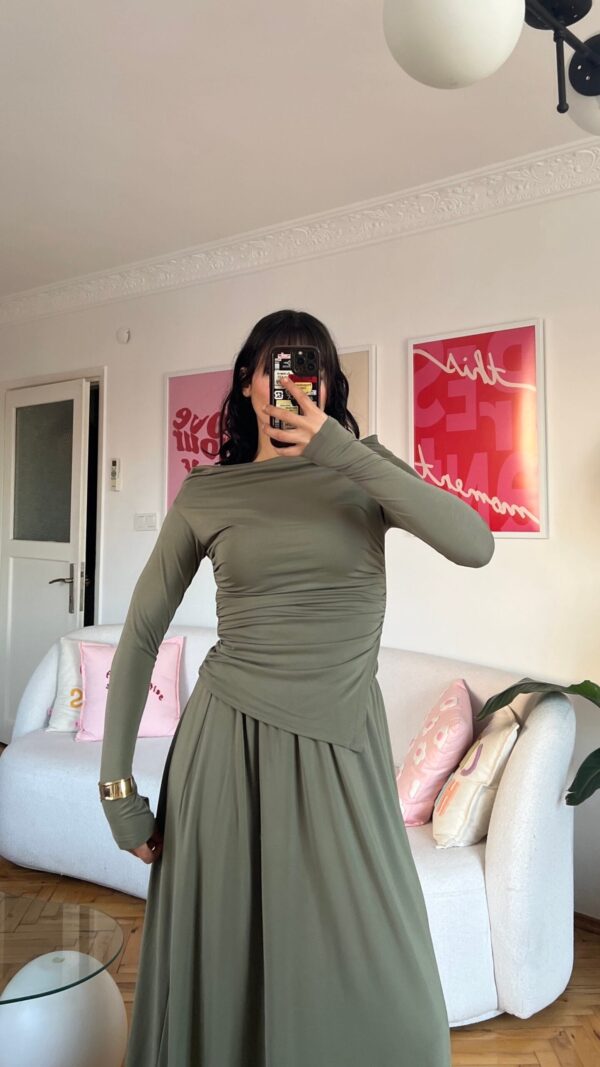 Mai Soft Green Blouse And Skirt Set