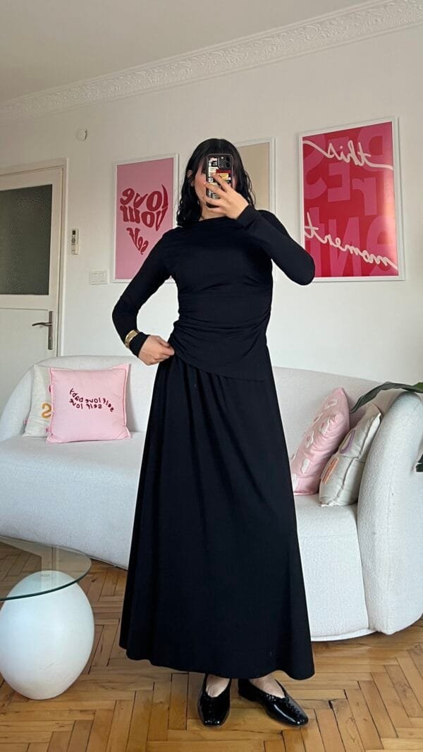 Mai Black Blouse And Skirt Set