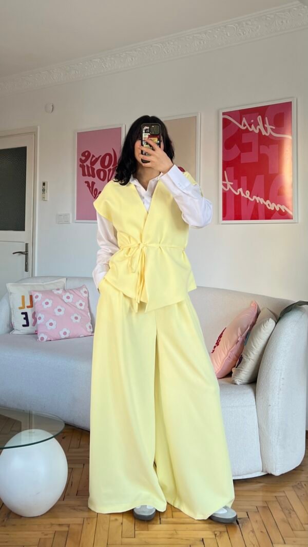 Melira Pastel Sleevless Set