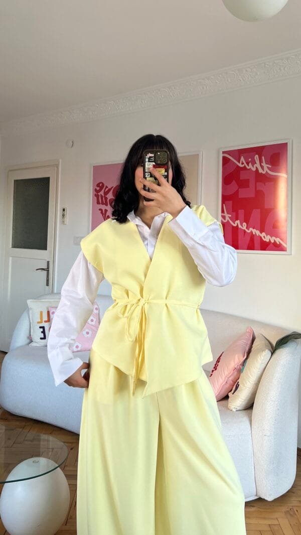 Melira Pastel Sleevless Set
