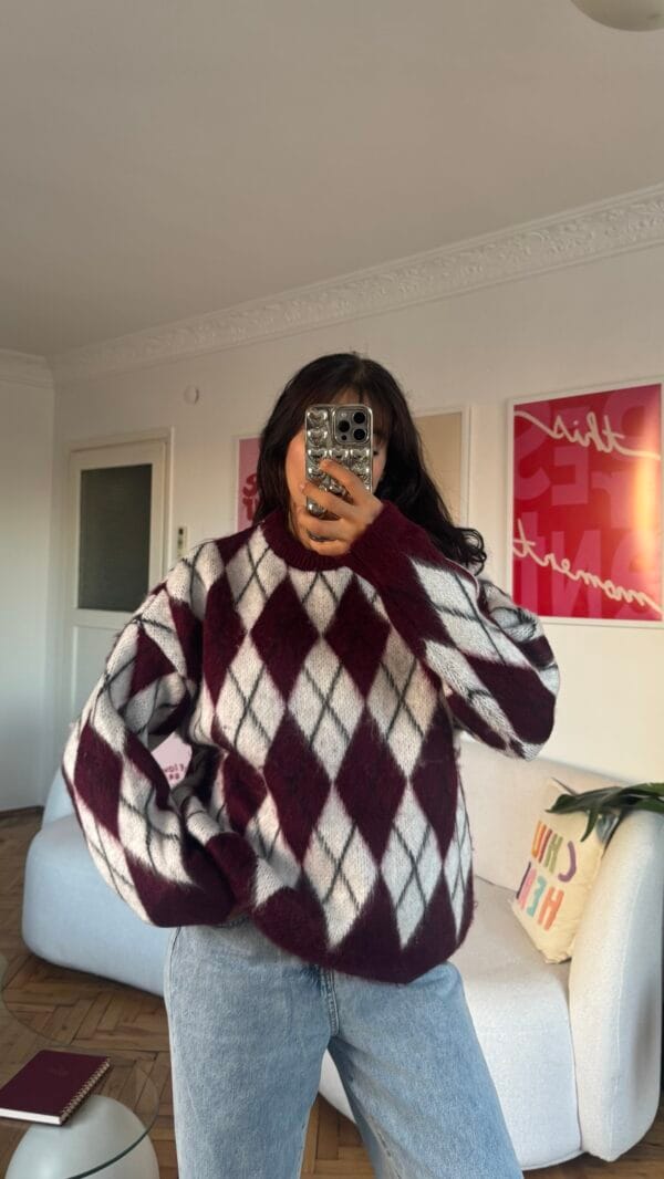 Remy Baklava Burgundy/White Sweater