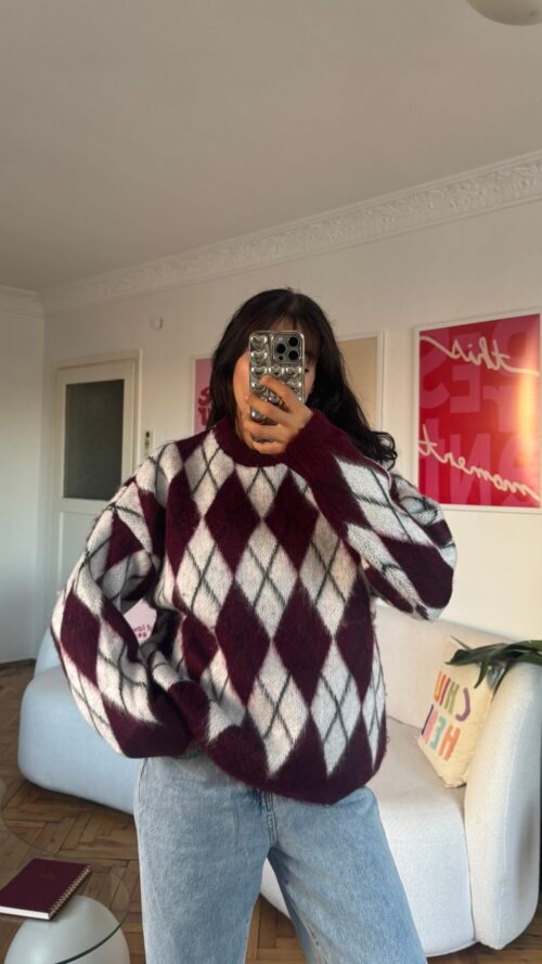 img_1577 Remy Baklava Burgundy/White Sweater