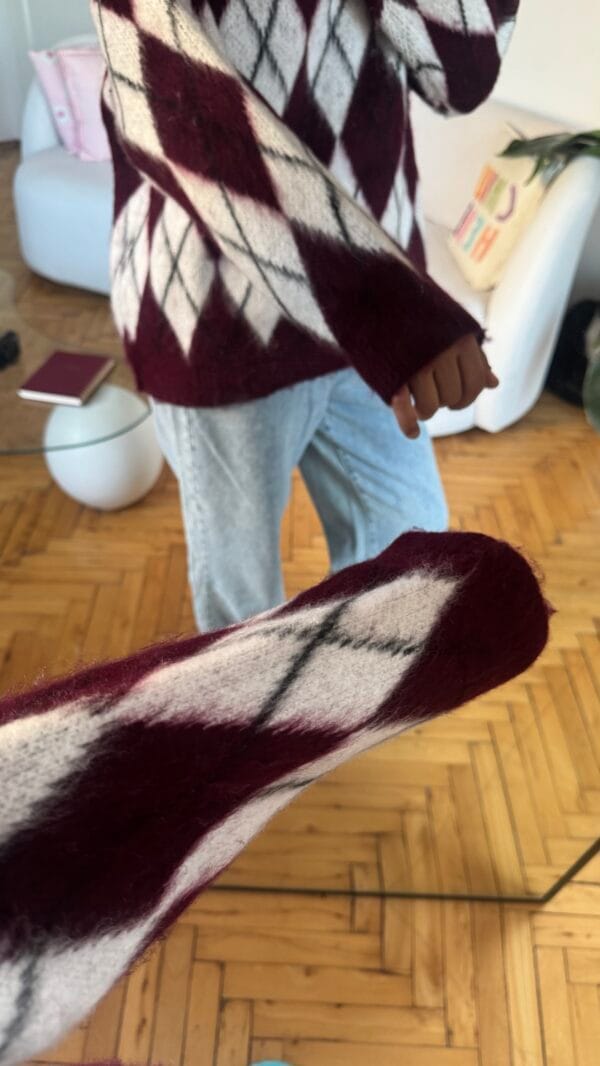 Remy Baklava Burgundy/White Sweater