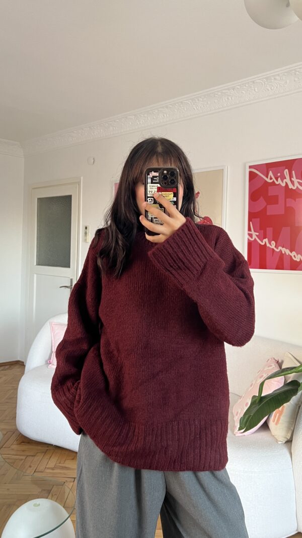 Charlotte Burgundy Sweatshirt