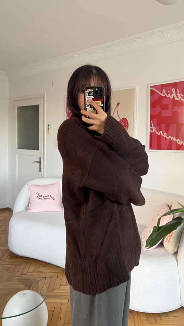 Charlotte Dark Brown Sweatshirt