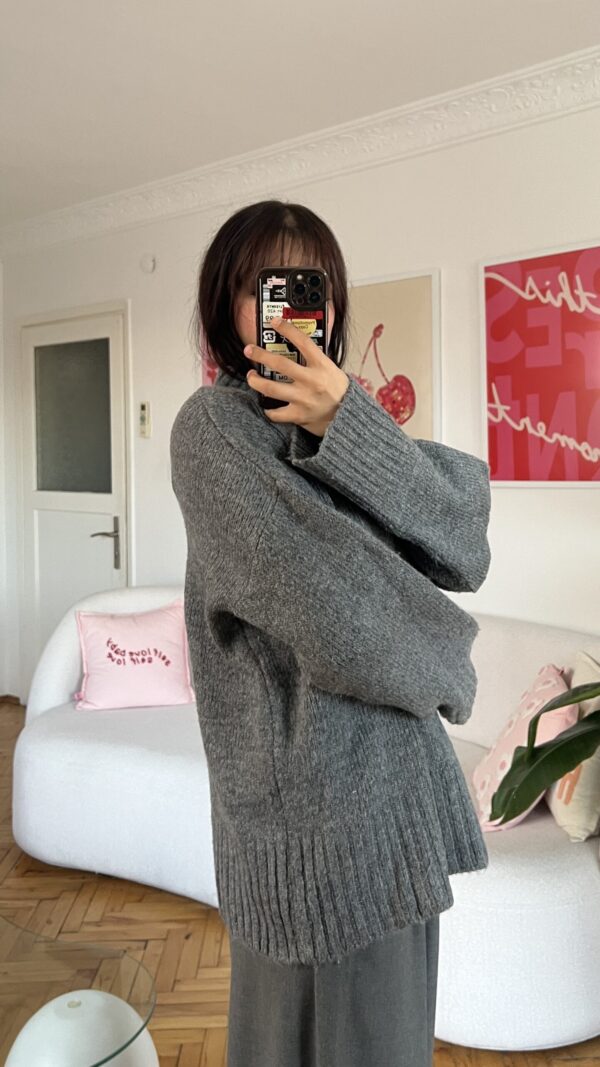Charlotte Dark Grey Sweatshirt