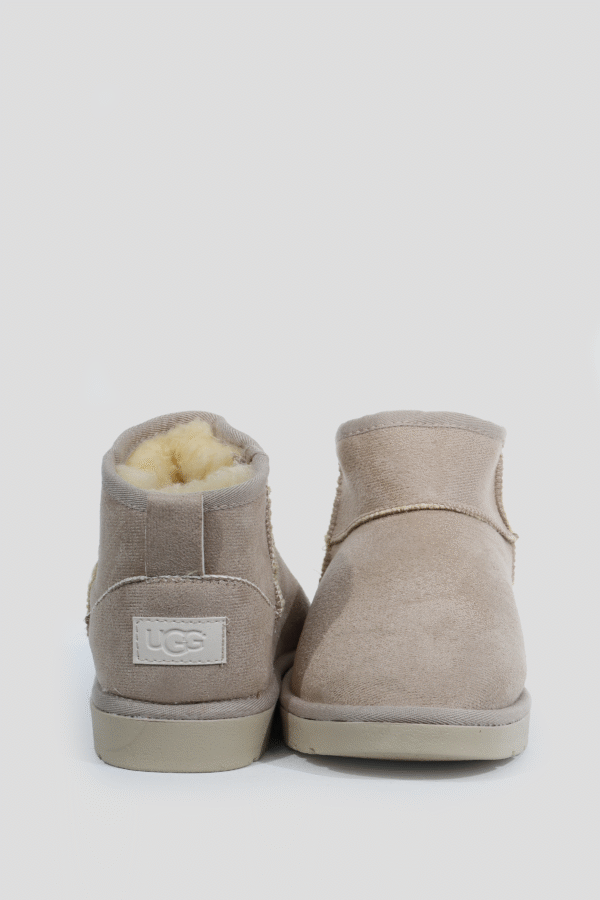 Universal Creamy UGG