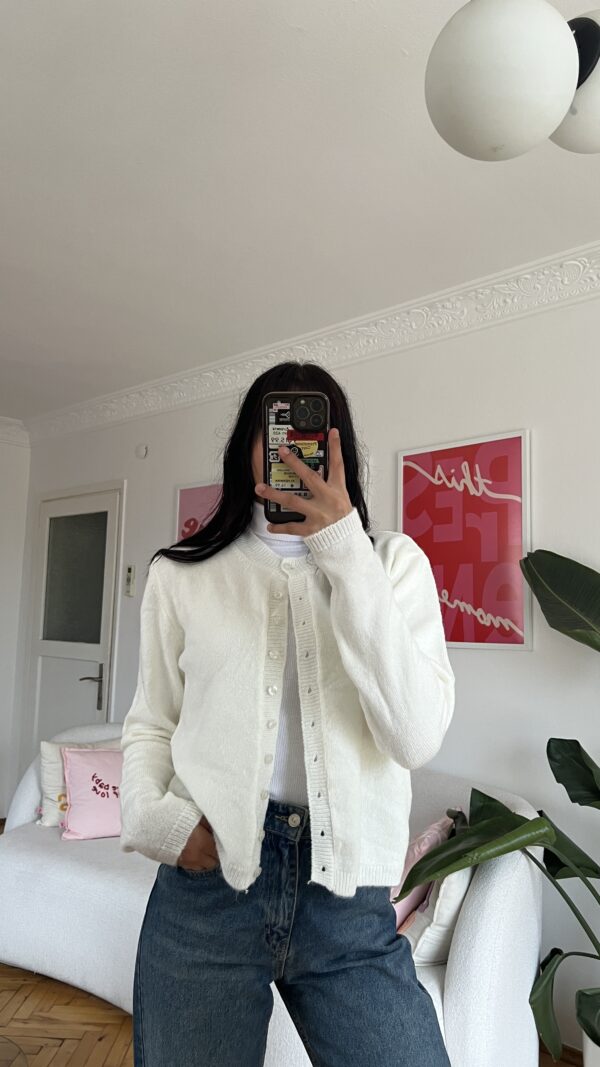 Eliora Creamy Cardigan