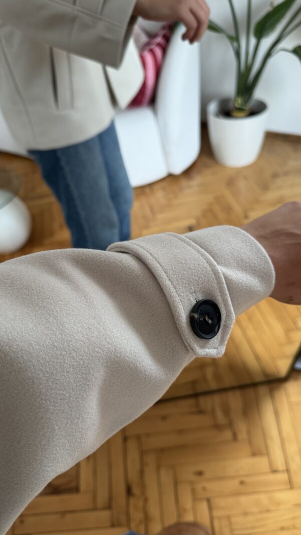 Rez Premuim Creamy Coat